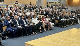 Asistentes al acto de apertura de tribunales valencianos en la Ciudad de la Justicia de Valencia